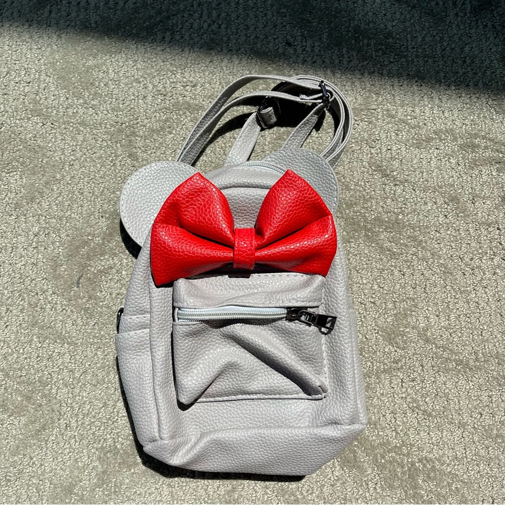 EUC Minnie Mouse Mini Backpack in Gray